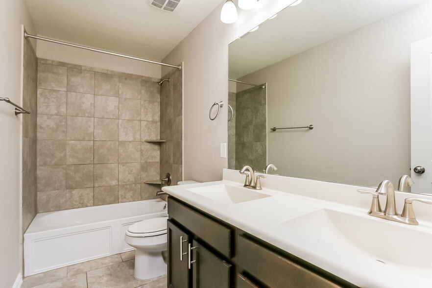 Building Photo - 16146 Fairway Creek Cir
