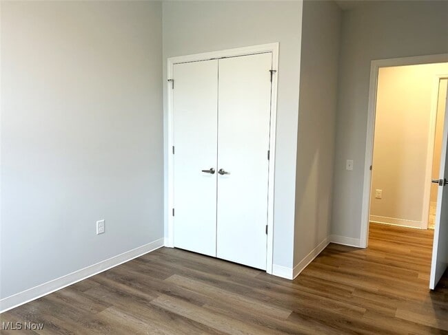 Building Photo - 203 Park Dr