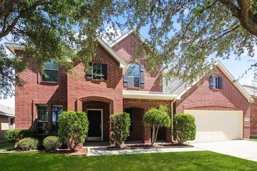 Primary Photo - 808 Forest Grove Ln