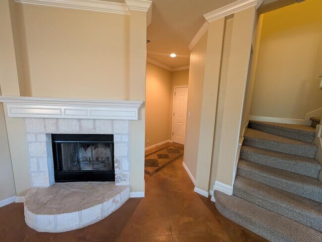Building Photo - 1403 Cuernavaca Dr N