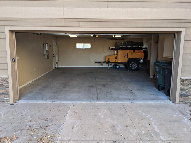 Building Photo - 538 S Fountaine St