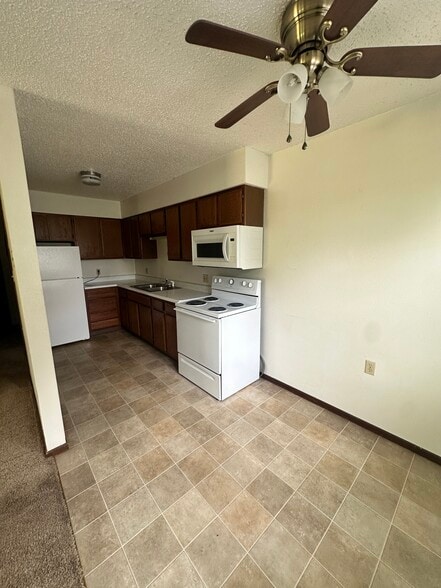 Building Photo - Midtown Village Apartments