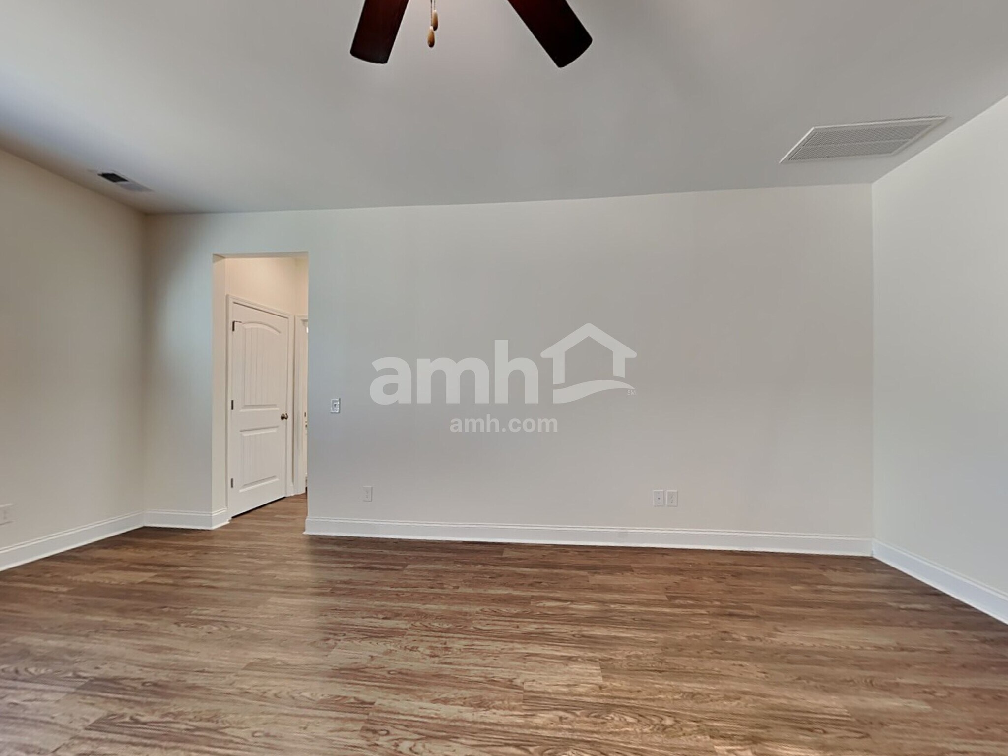 Building Photo - 104 Stagecoach Ln