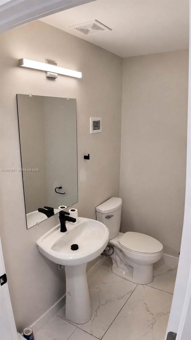 Building Photo - 25813 SW 144th Ave