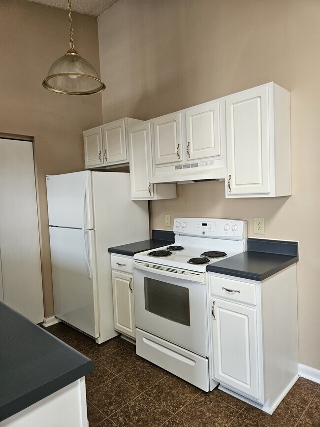 Building Photo - 403 Resort Ct