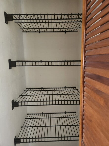 Building Photo - 415 Shangri La Cir