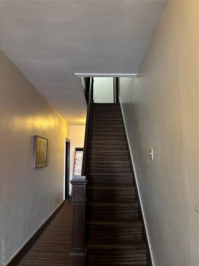 Building Photo - 556 Broadway