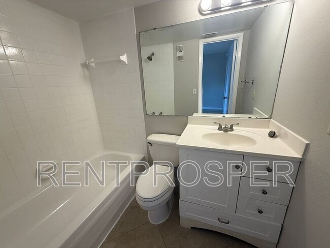 Building Photo - 6075 Village Cir S