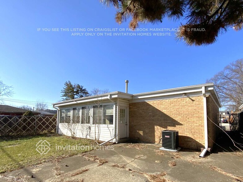 Building Photo - 1441 Heidorn Ave