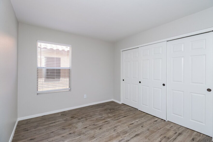 Building Photo - 849 S Cancun Dr