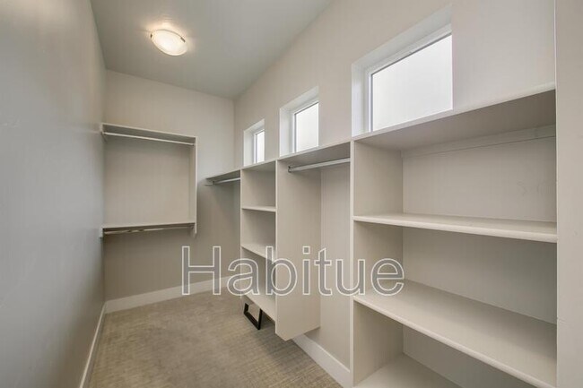 Building Photo - 2248 W Hill Terrace Ln