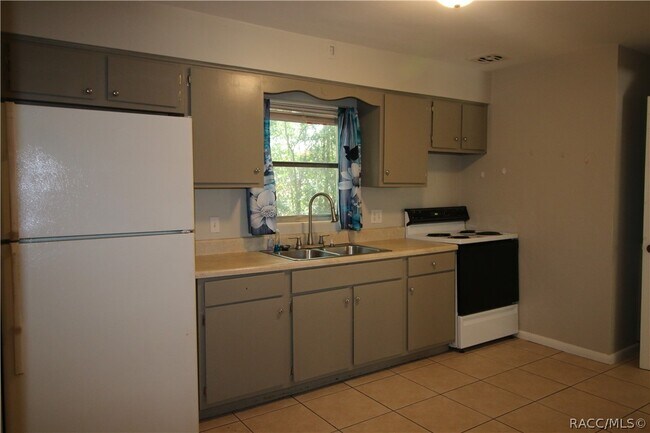 Building Photo - 13 S Washington St