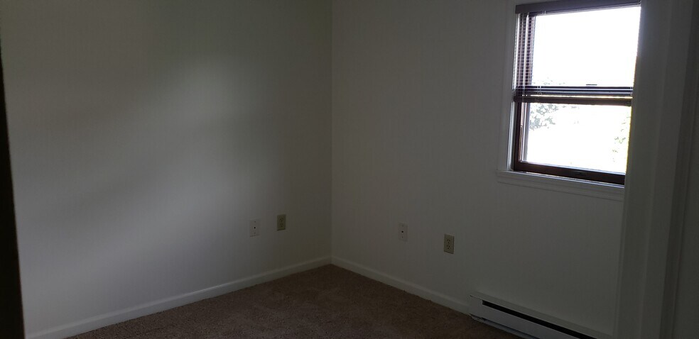 Building Photo - 636 W Center St