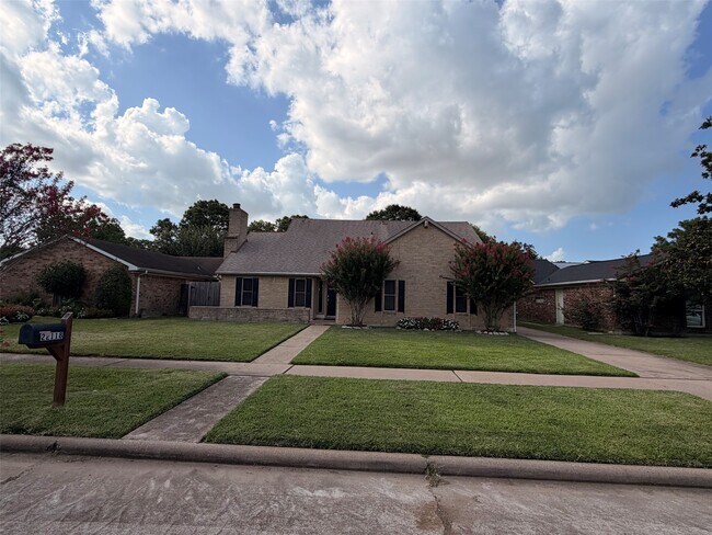 Building Photo - 22118 Fincastle Dr