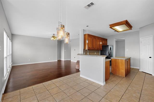 Building Photo - 701 Lone Rider Ct