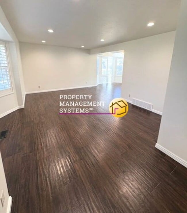 Building Photo - 5 Bedroom Home in Draper!