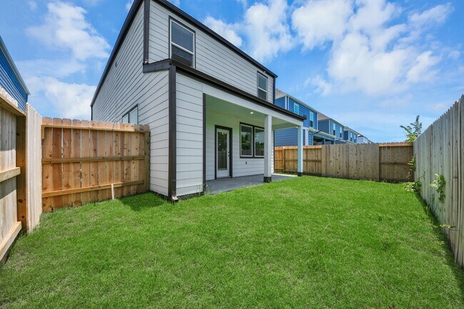 Building Photo - 2138 Olivos St