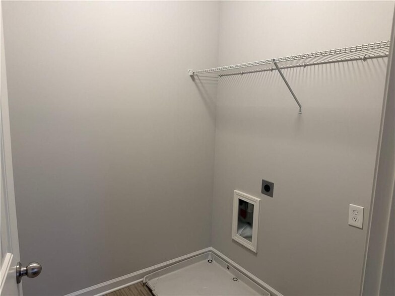 Building Photo - 7811 Silk Tree Pointe