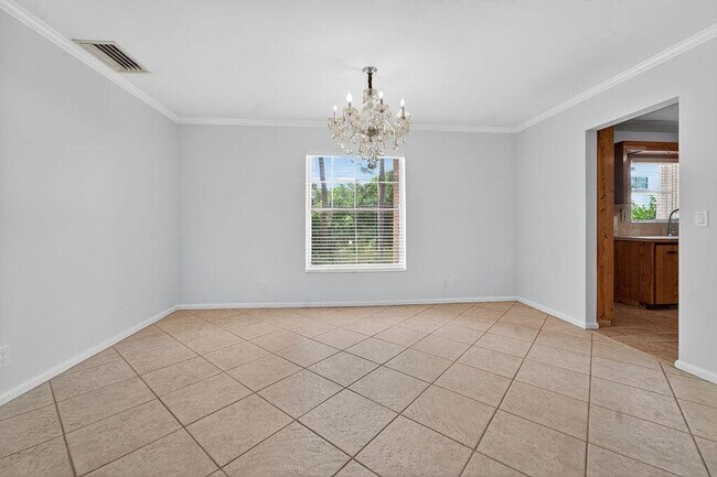 Building Photo - 14965 Palmwood Rd