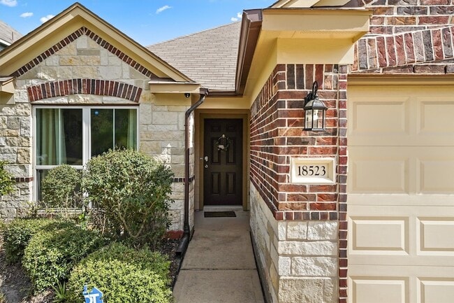 Building Photo - 18523 Windy Stone Dr