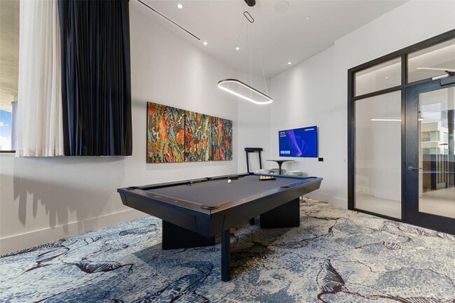 Building Photo - 275 1st Ave S