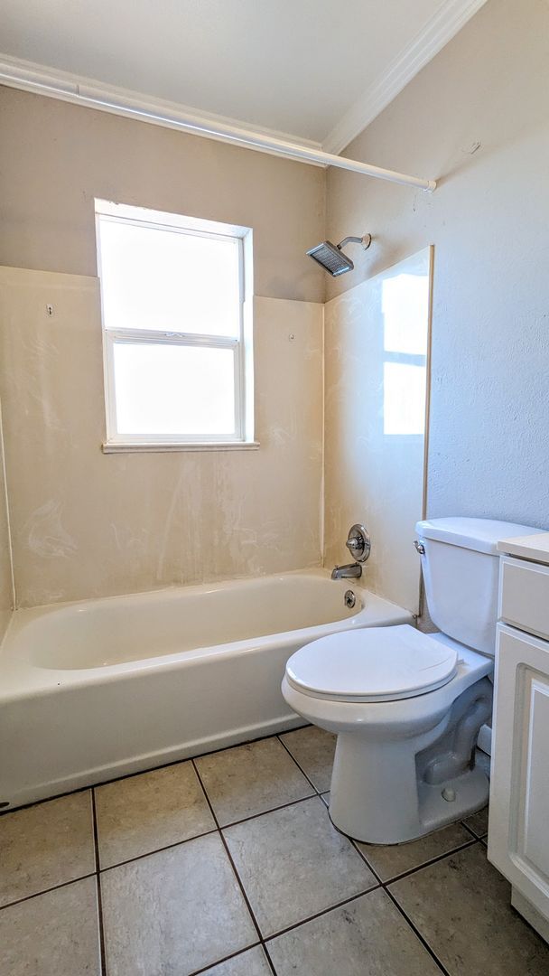 Building Photo - Beautifully Restored 4 Bed 2 Bath Home in ...