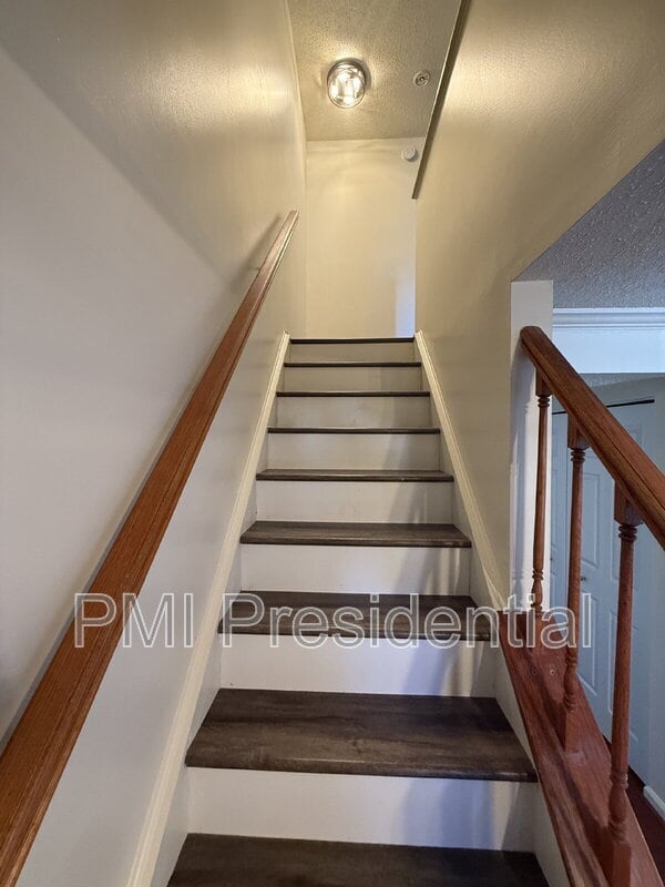 Building Photo - 9904 Whitney Cir