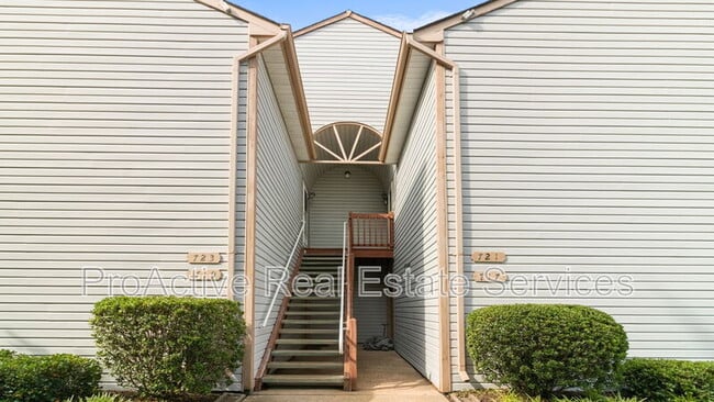 Building Photo - 721 Mt Holly Muse Rd