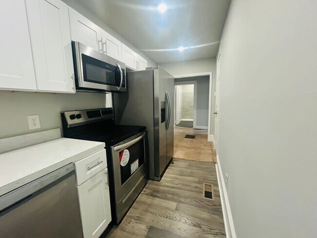 Primary Photo - 1055 Walnut St