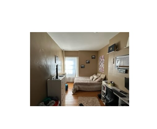 Building Photo - 1487 Beacon St