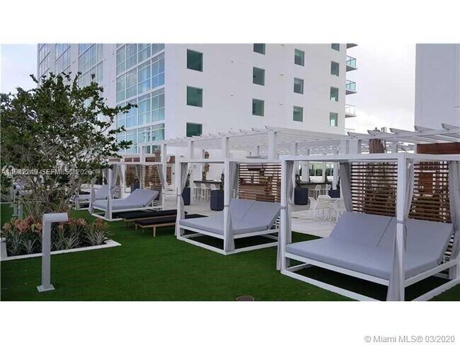 Building Photo - 400 Sunny Isles Blvd