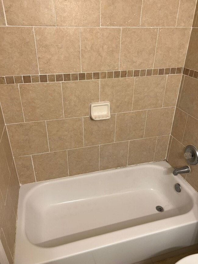 Building Photo - 3 BED 2 Bath - LOCATION