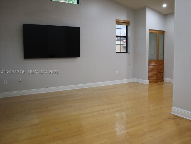 Building Photo - 15505 N Miami Lakeway