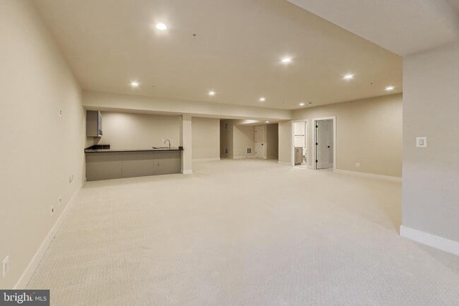 Building Photo - 6921 Renita Ln