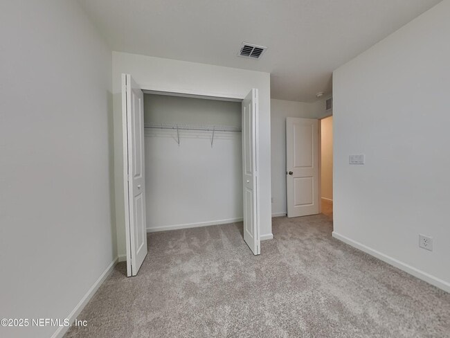 Building Photo - 582 Holly Lks Dr