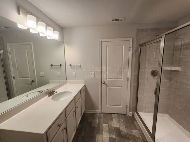 Building Photo - 5268 Pinnacle Walk