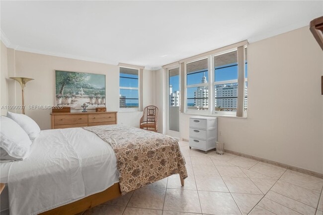 Building Photo - 245 18th St