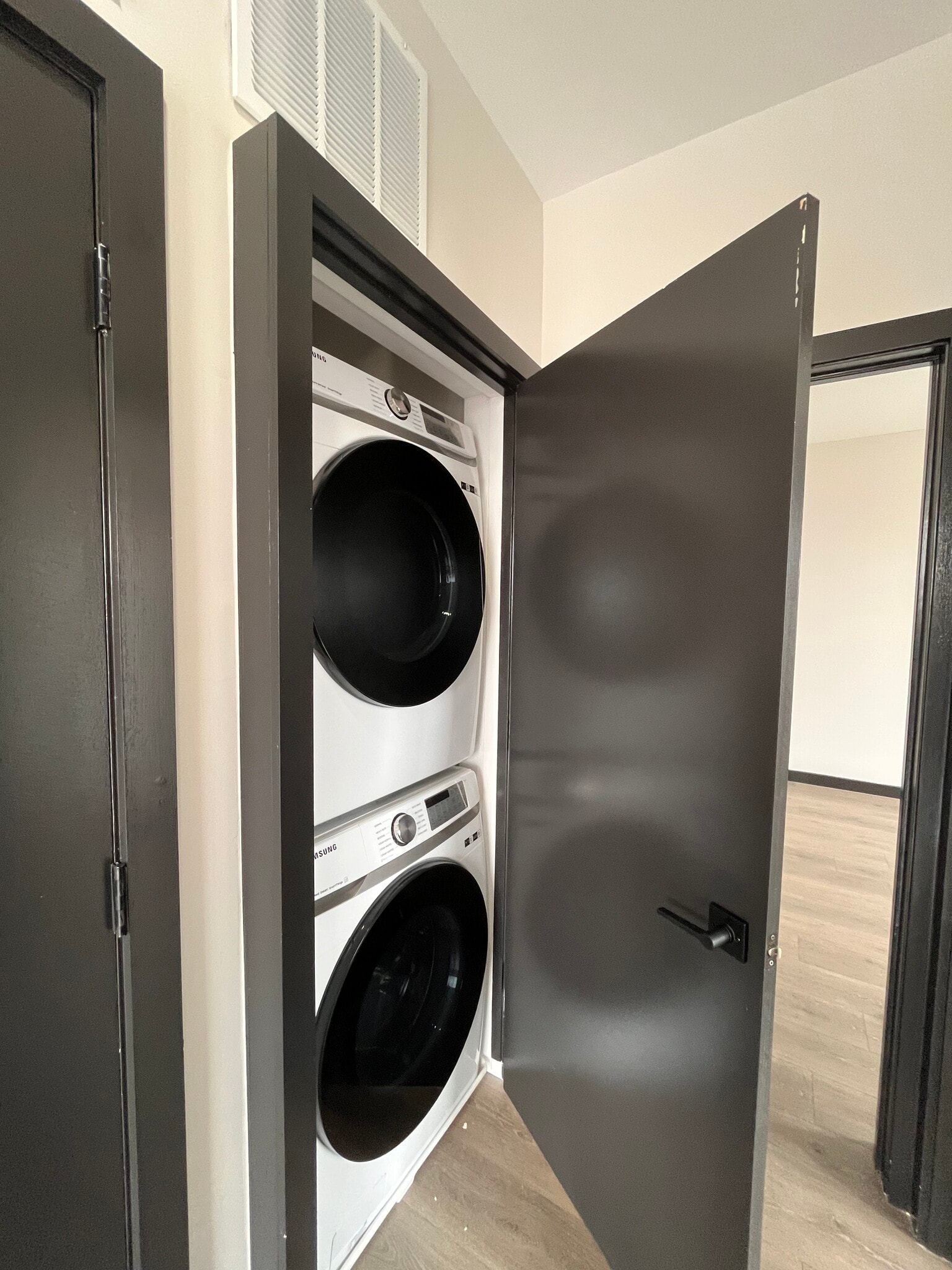 Building Photo - 99 Sackett St