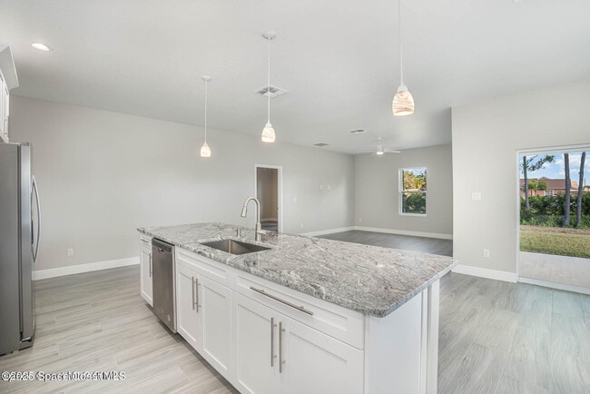 Building Photo - 2281 Ramsdale Dr SE