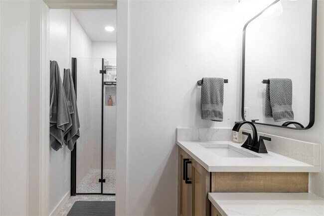 Building Photo - 4824 NW 73rd St