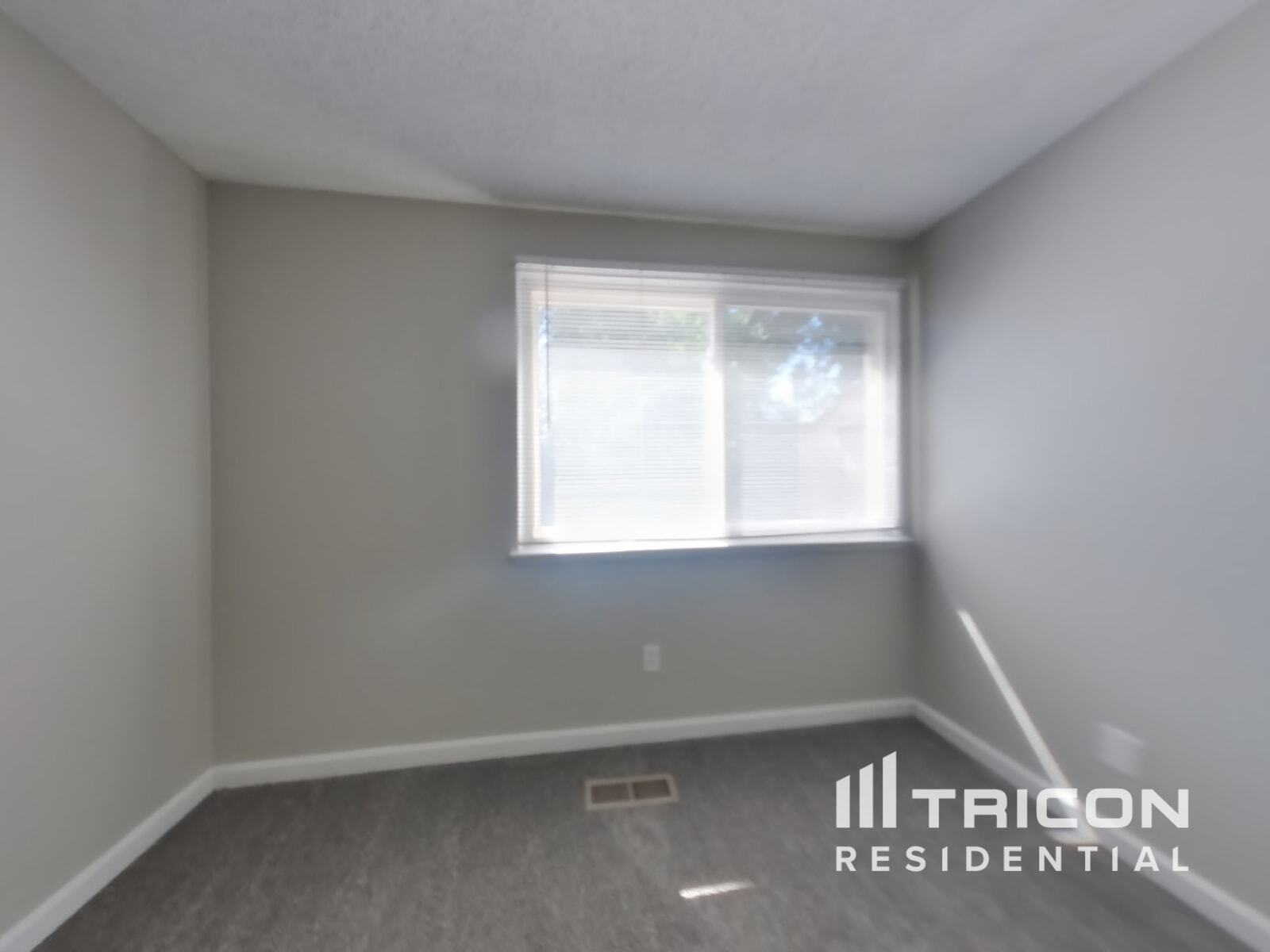 Building Photo - 827 Glen Martin Dr