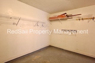 Building Photo - Glen Laurel!