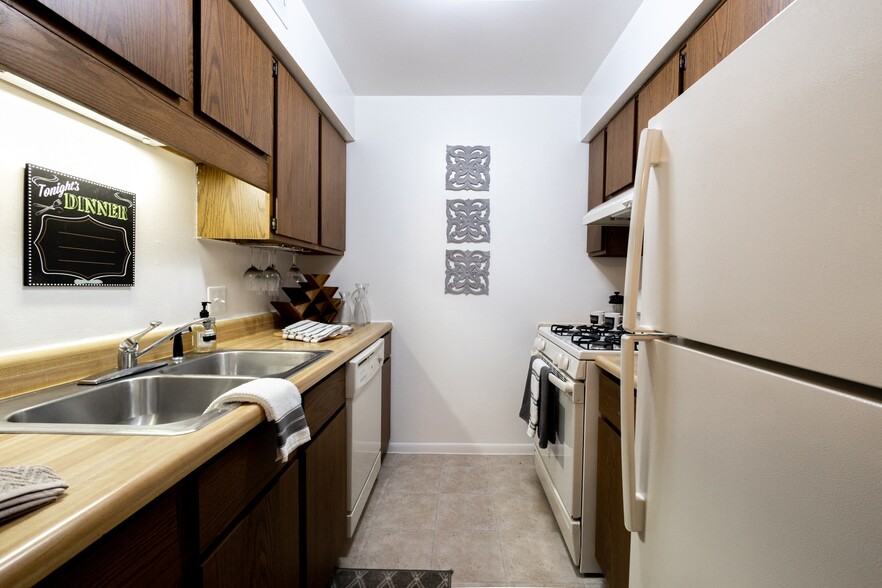 2 bedroom Kitchen at University Park Apartments - University Park