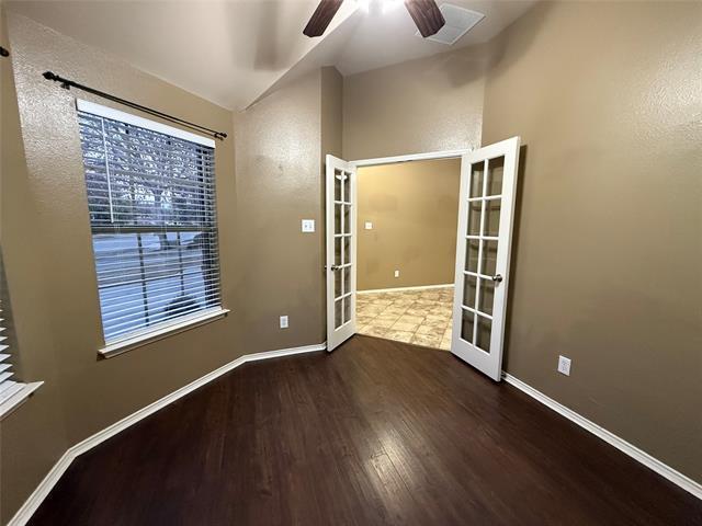 Building Photo - 816 Lake Grove Dr