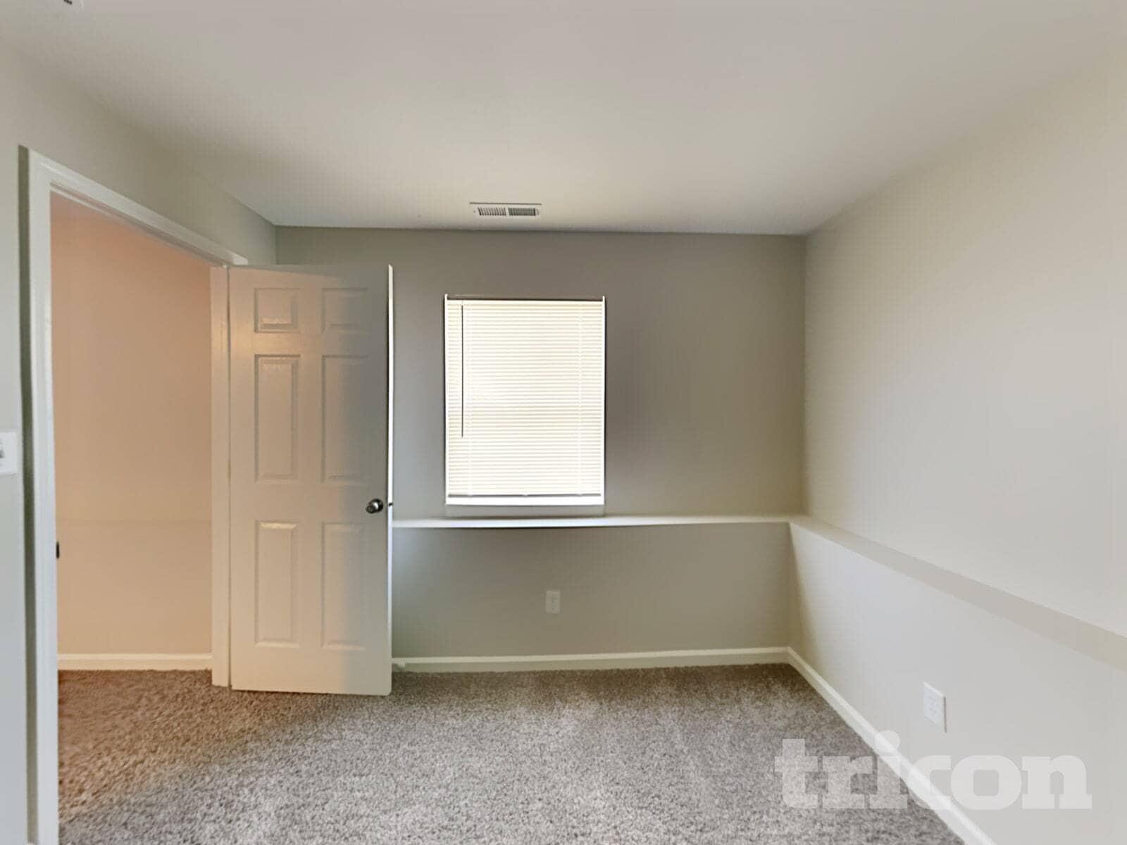 Building Photo - 4040 Dogwood Ln