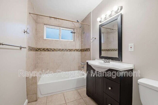 Building Photo - 9002 Watson Pl