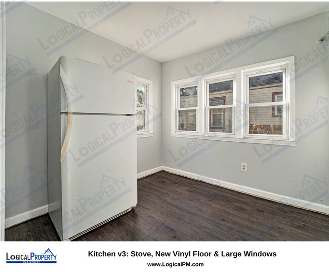 Building Photo - REMODELED 2/1 Rnch-New Floors,Frig,Cvrd Pr...