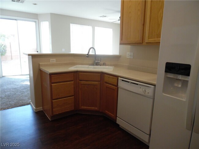 Building Photo - 6371 Thunder Gulch Ave