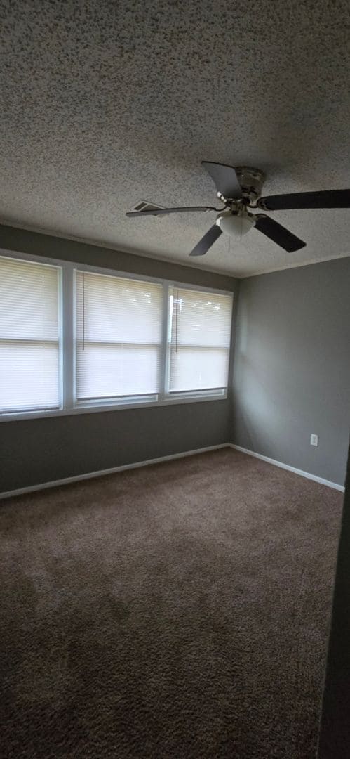 Building Photo - 1613 Cornell Dr