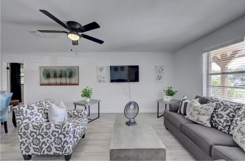 Building Photo - 543 SE Greenway Terrace